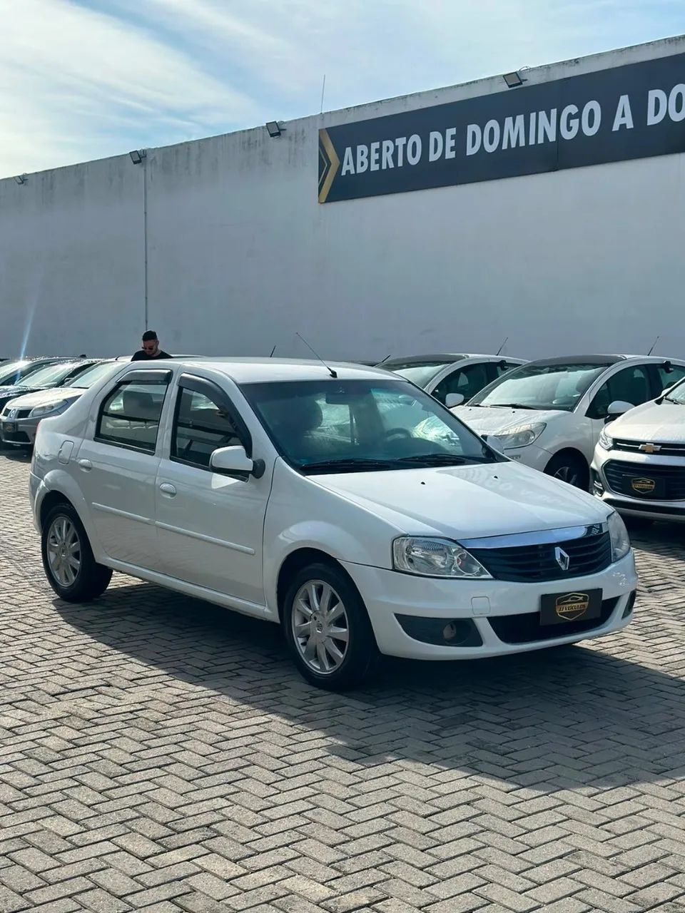 Renault Logan Expression Hi-flex 1.6 8V 4P 2012 - Foto 3