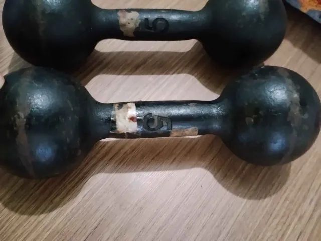 2x Halteres 5kg de Ferro (01 par)