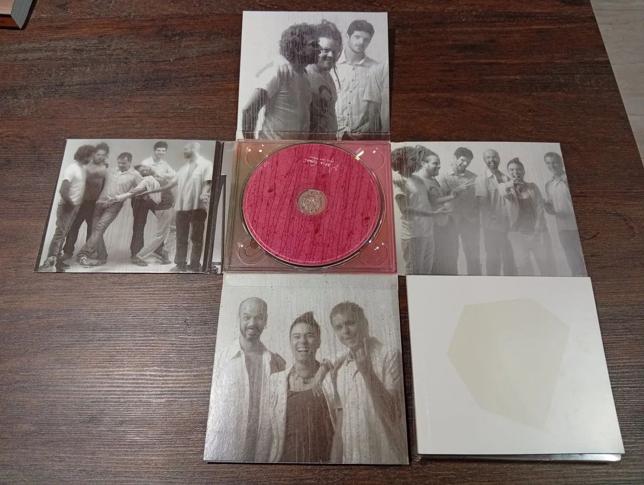 CD Maria Gadú - Mais Uma Página - Original - Foto 2