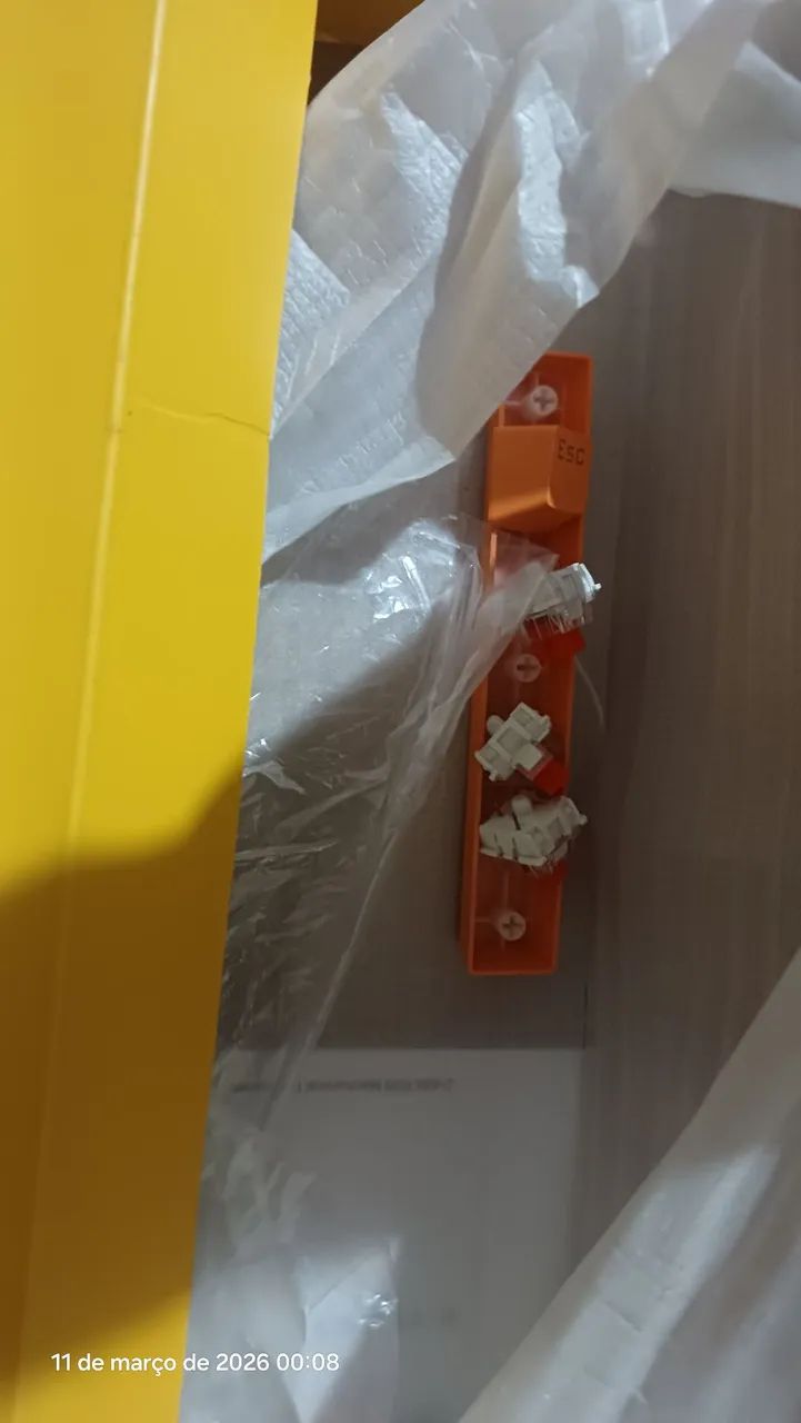 Teclado EY0050 mecânico Switch vermelho semi novo 65690769968641122