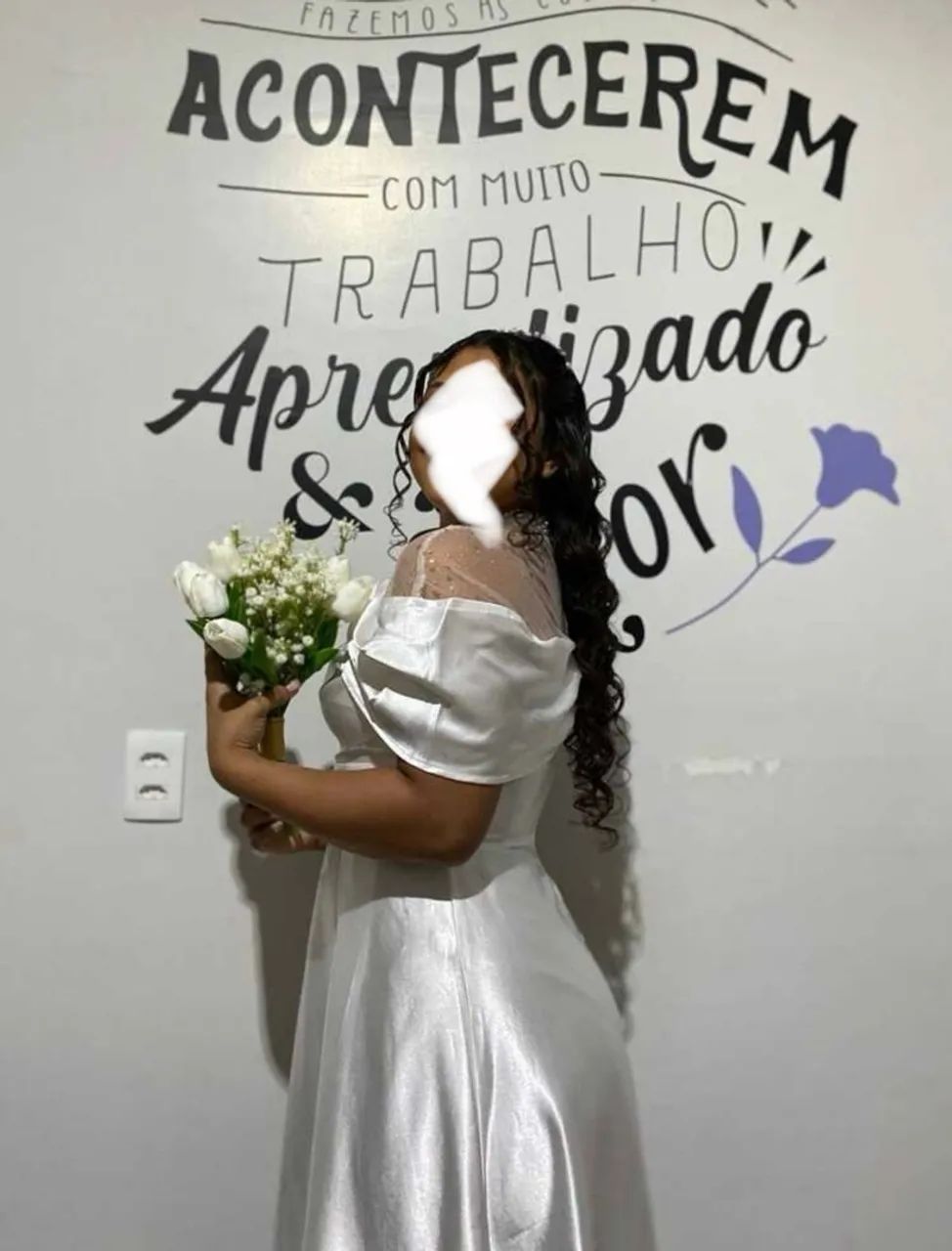 Vestido Branco Midi de Cetim com P érolas e Tule - Foto 2