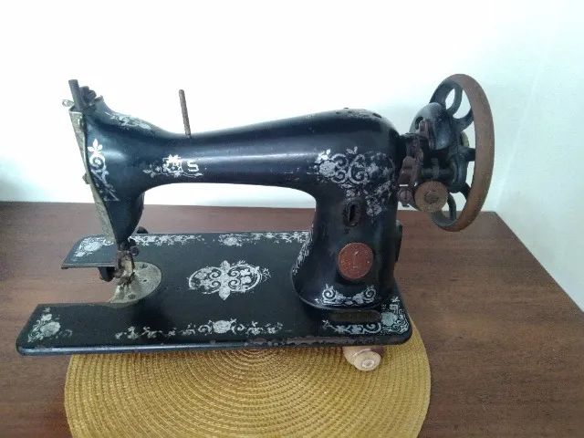 máquina de costura Singer antiga, fabricada entre 1924 e 1936 Canadá
