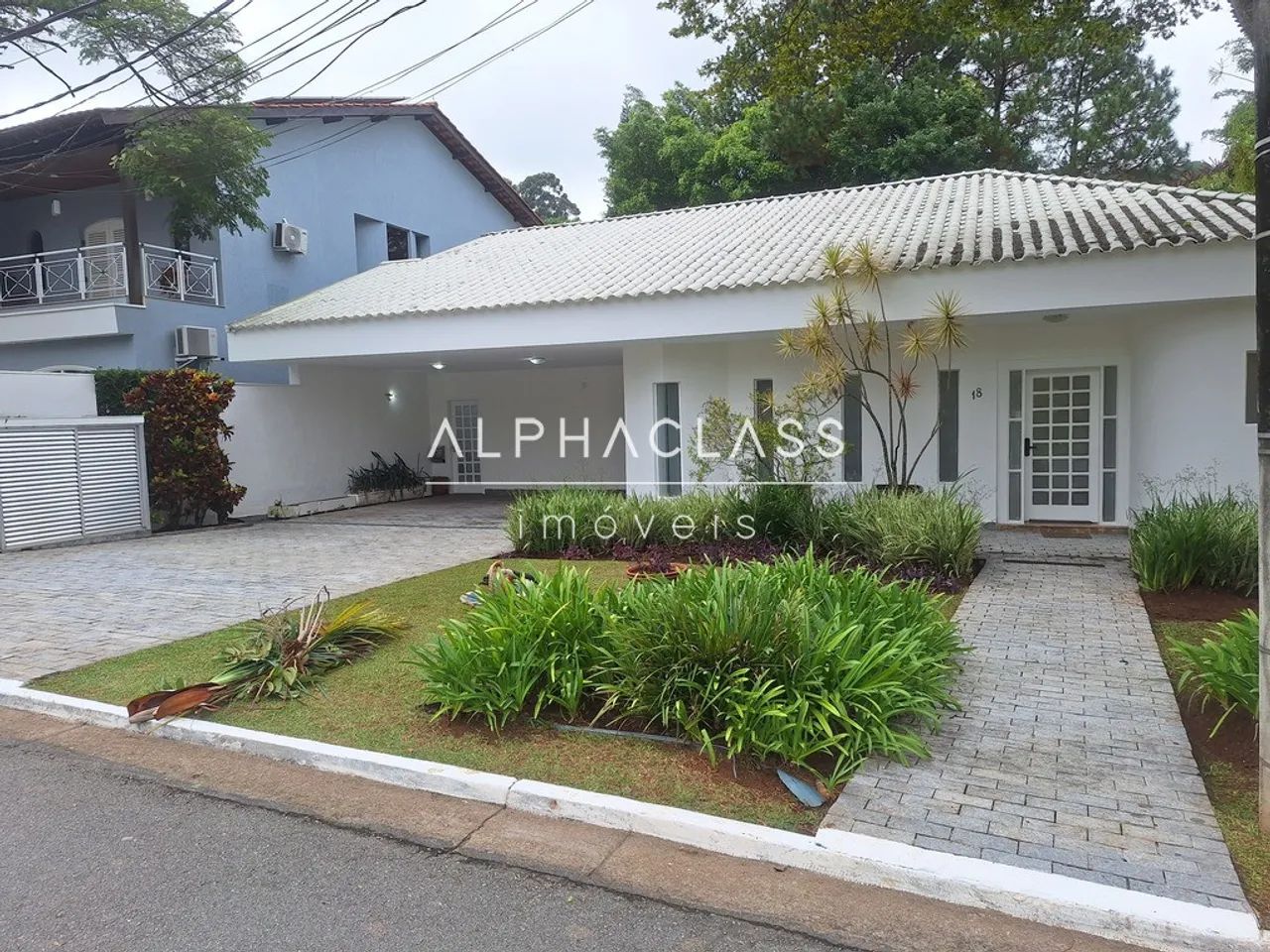 Alugo casa em Alphaville - Residencial 09