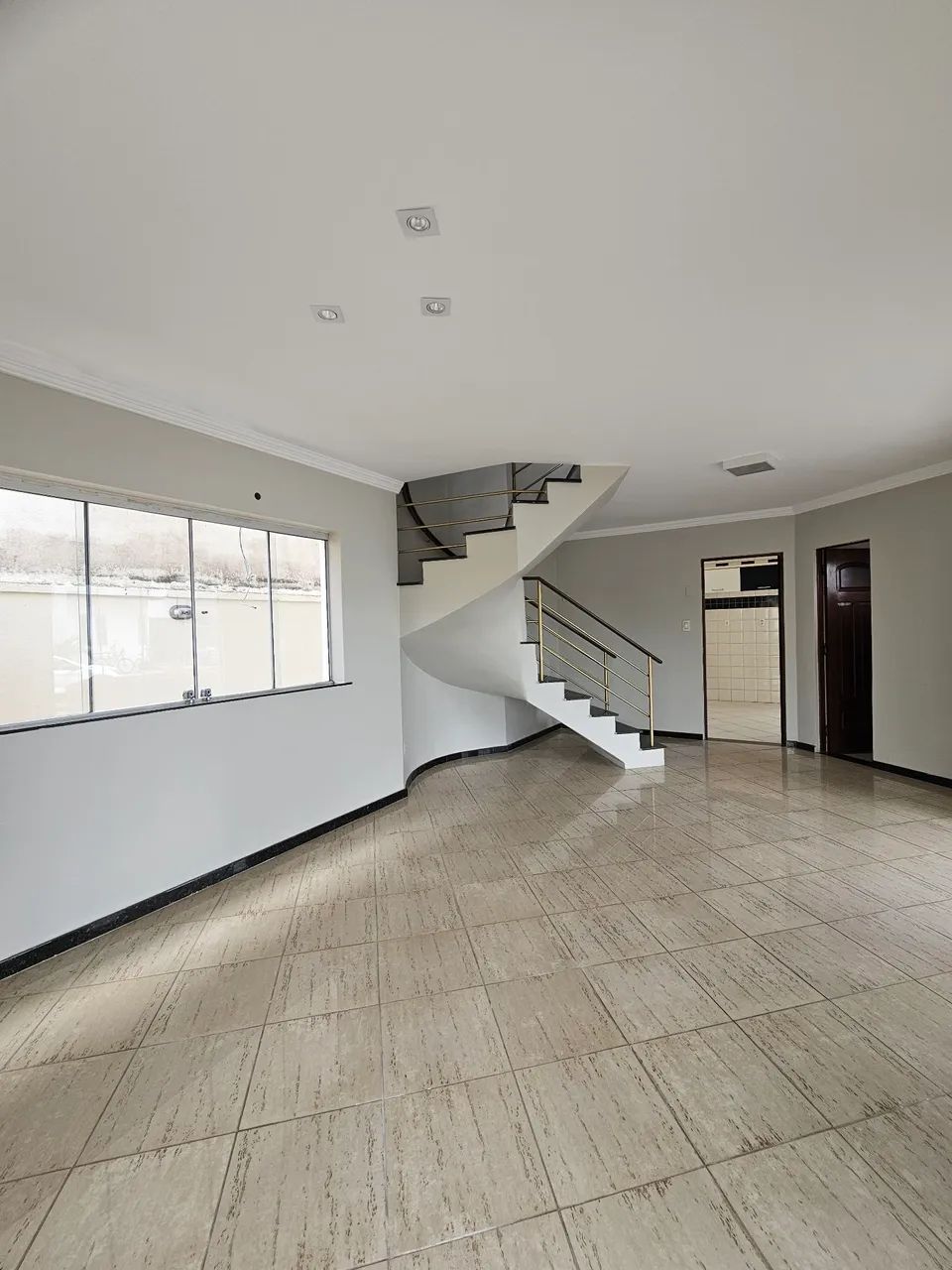 Bacelar Imóveis aluga excelente casa no Condomínio Cidade Jardim I, Parque Verde  - Foto 2