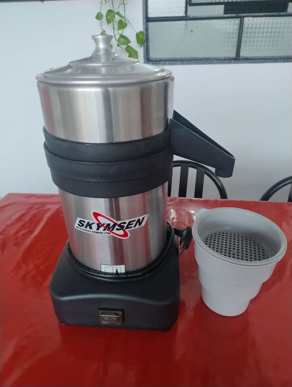 Espremedor de laranja profissional 