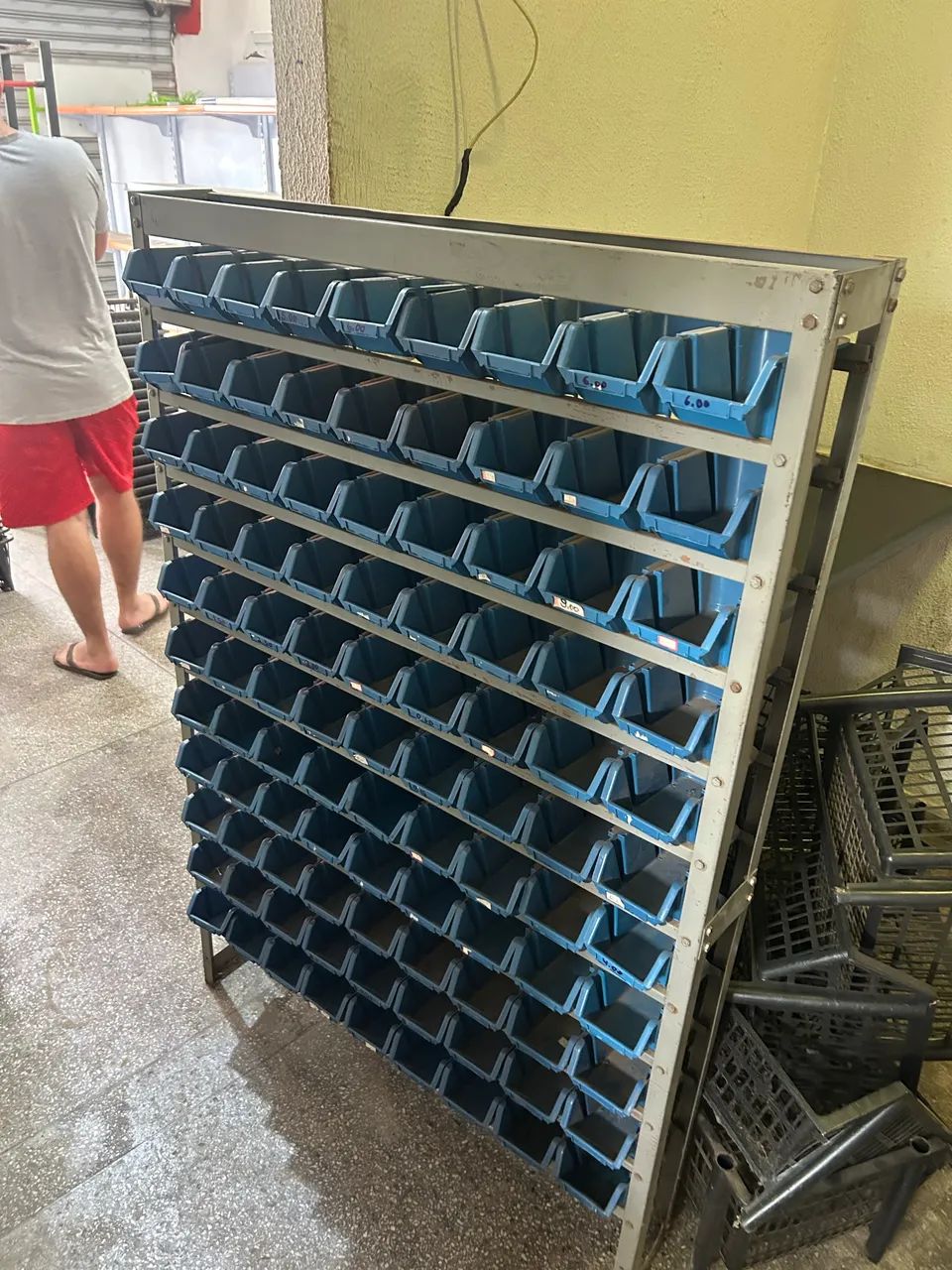 Estante Gaveteiro Porta-Componentes com 108 gavetas - Foto 2