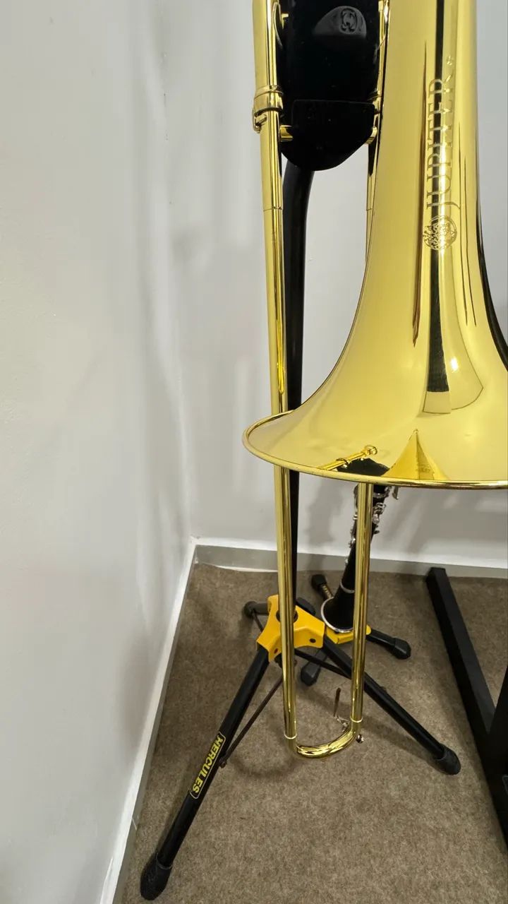 Trombone de Vara Júpiter, suporte Hércules e uma surdina - Foto 2