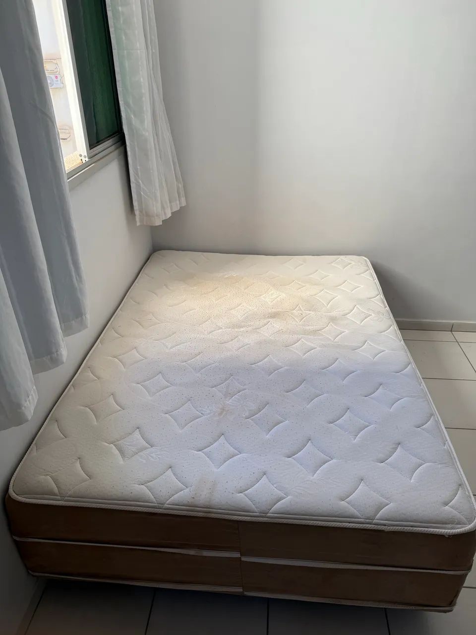 Cama Box de casal 
