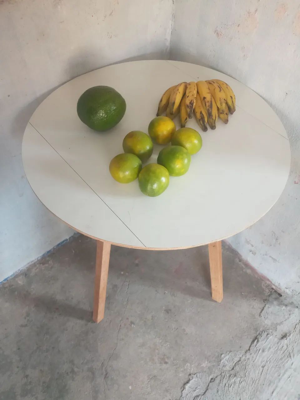 Mesa multiuso em madeira e fórmica. - Foto 2