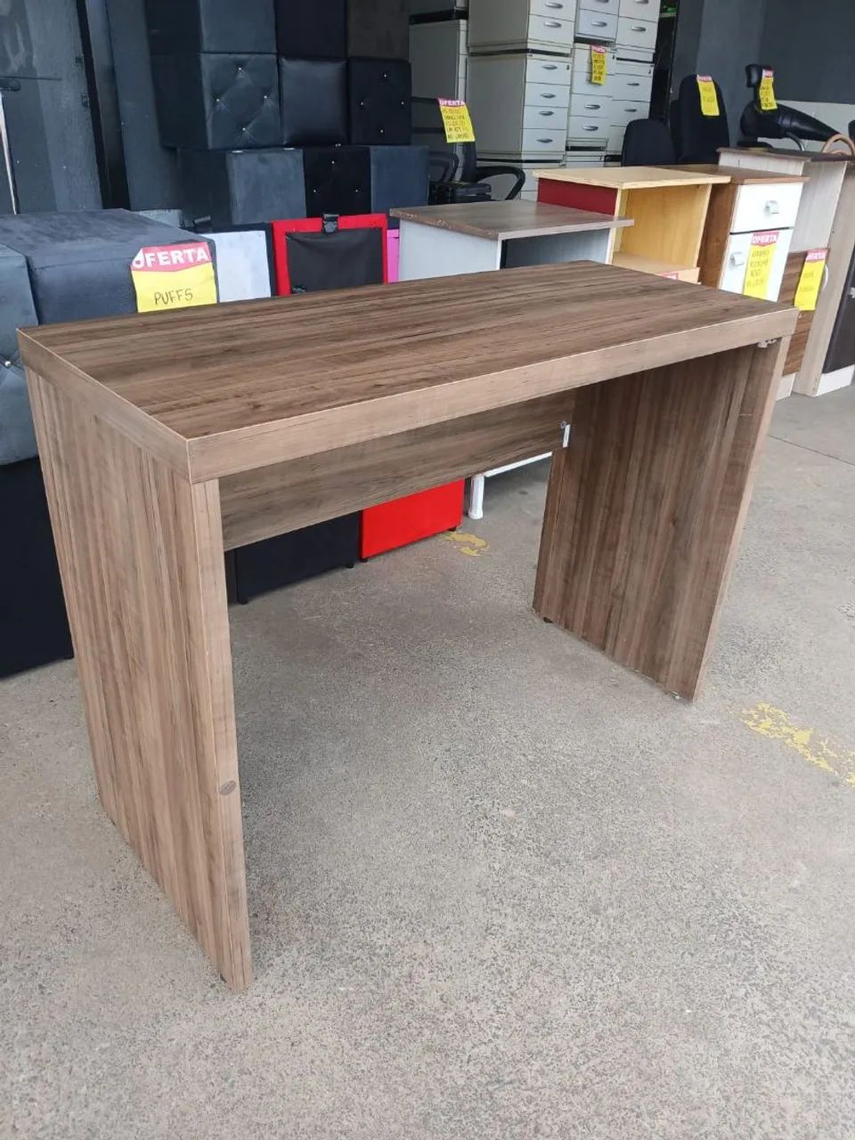 Mesa escrivaninha em MDF semi-nova conservada  - Foto 2