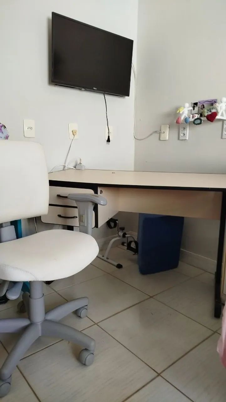 Mesa e cadeira escritório 