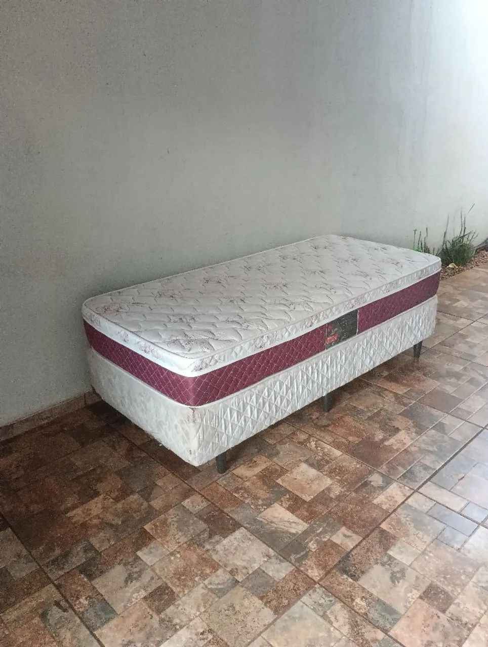 Linda Cama Box Solteiro CASTOR Semi Nova  - Foto 3