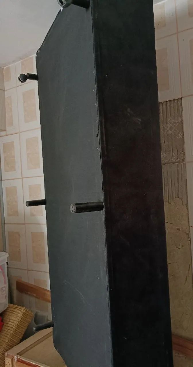 Box de solteiro bem conservado 