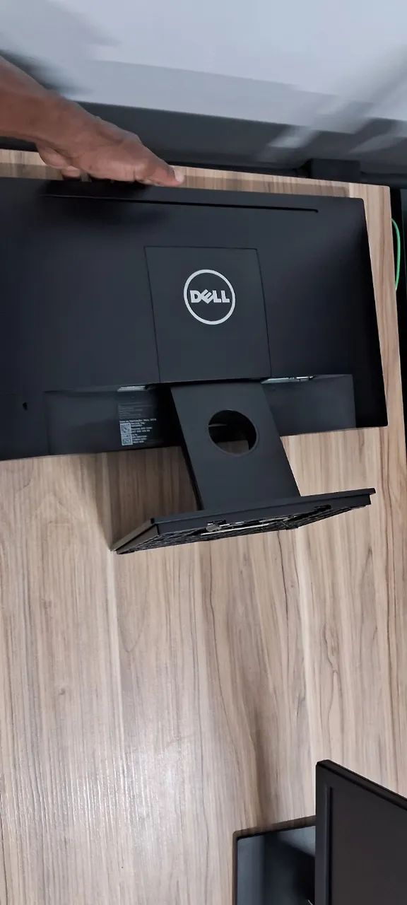 Monitor DELL 18'5,, HDM/ VGA displayporte  - Foto 4