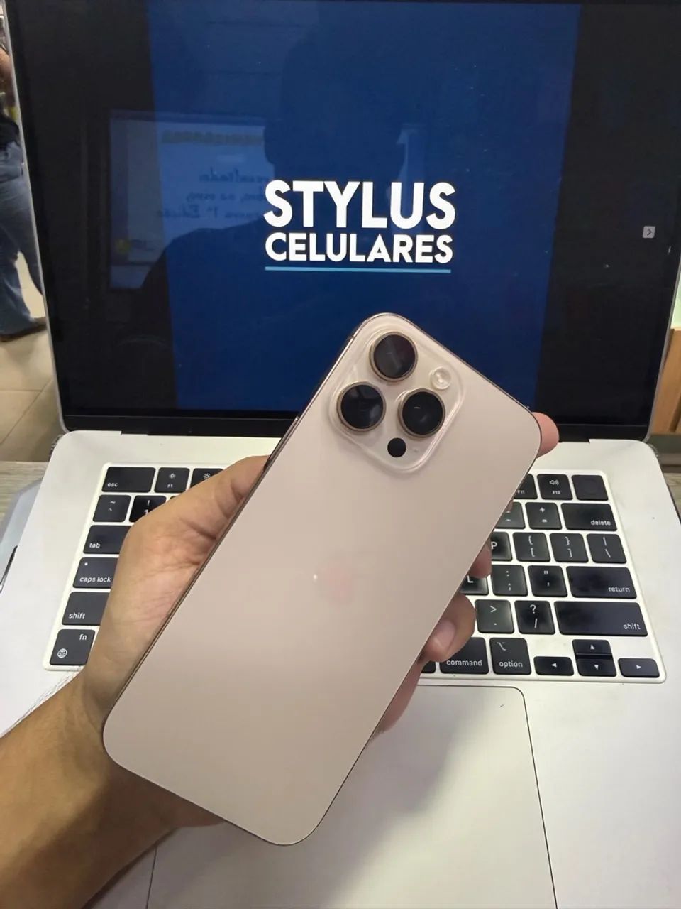 iPhone 16 Pro Max 