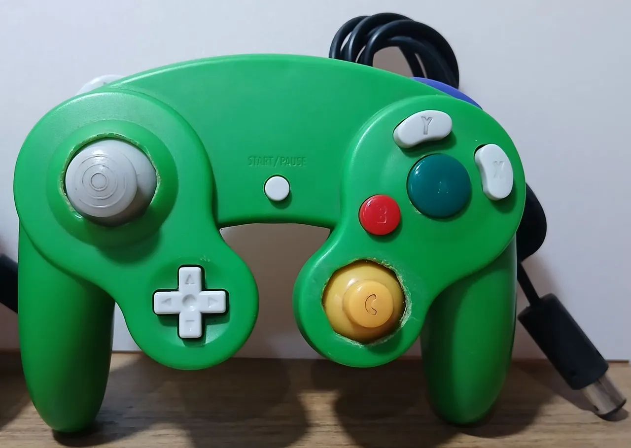 Par controle com fio gamecube e wii roxo e verde (sem teste) - Foto 3