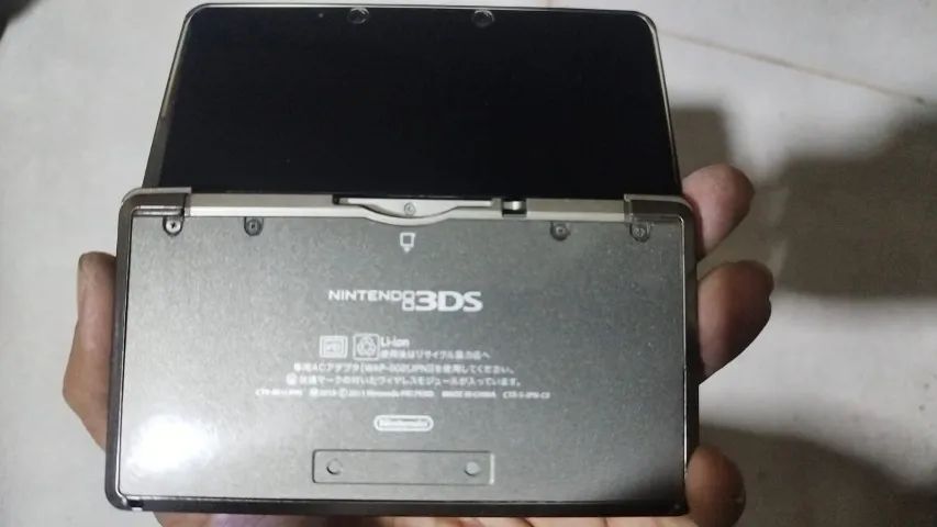 Nintendo 3DS Cosmo Black com acessórios - Foto 2