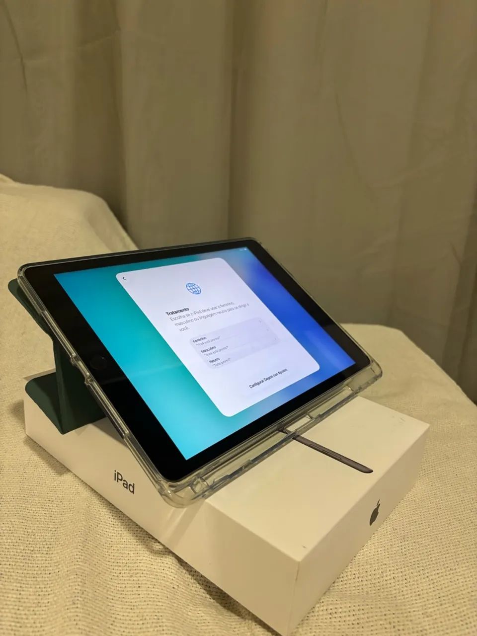 iPad 8 geração na caixa - 128gb - Foto 2