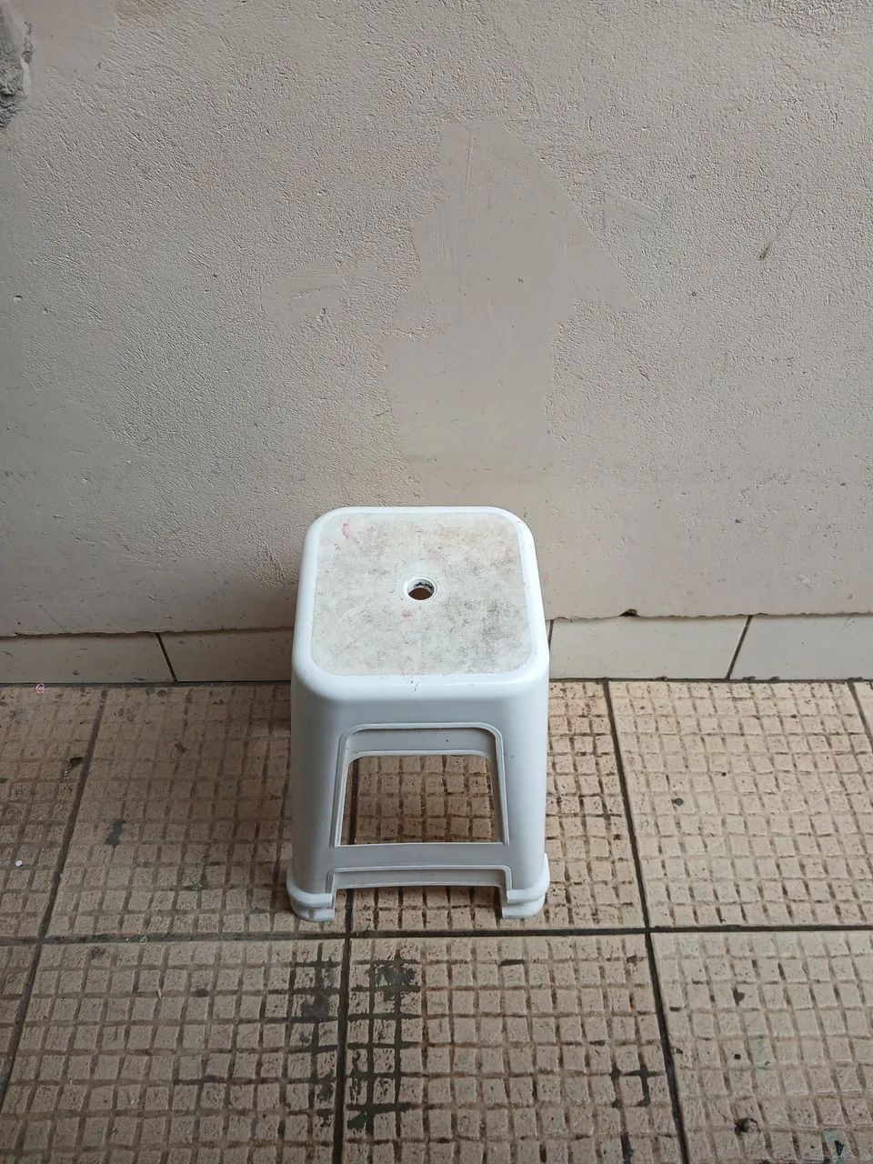 Mesa plástica com cadeiras  - Foto 2