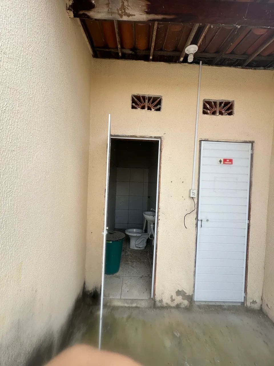 Vendo ou Troca Casa+Area Comercial  - Foto 2