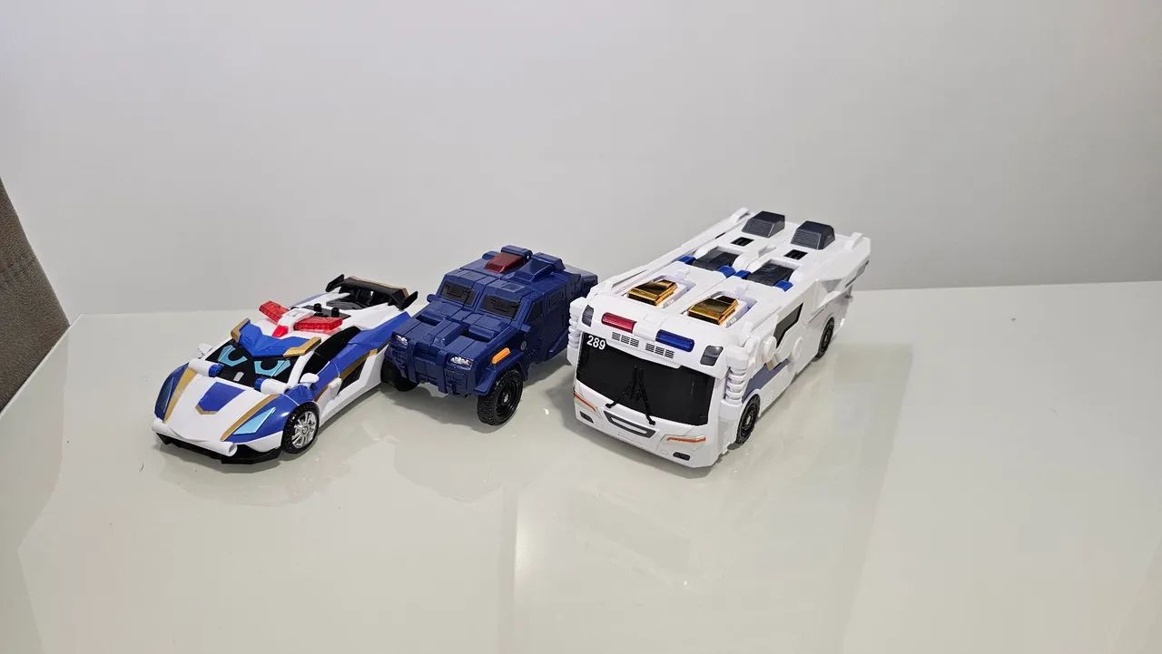 Metal Cardbots S Blue Cop Trinity - Hobbies e coleções - Norte