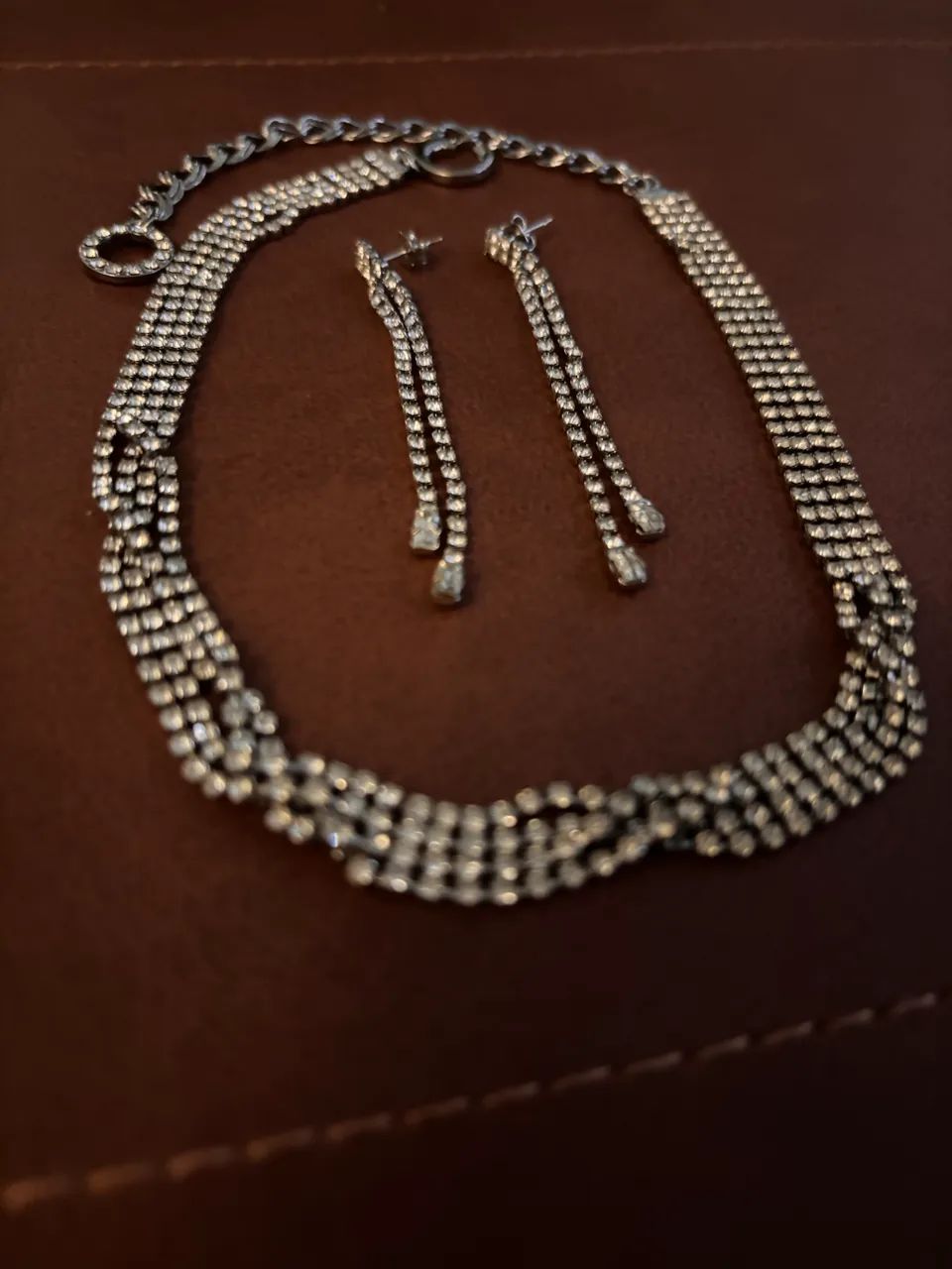 CONJUNTO COLAR BRINCO STRASS  - Foto 2