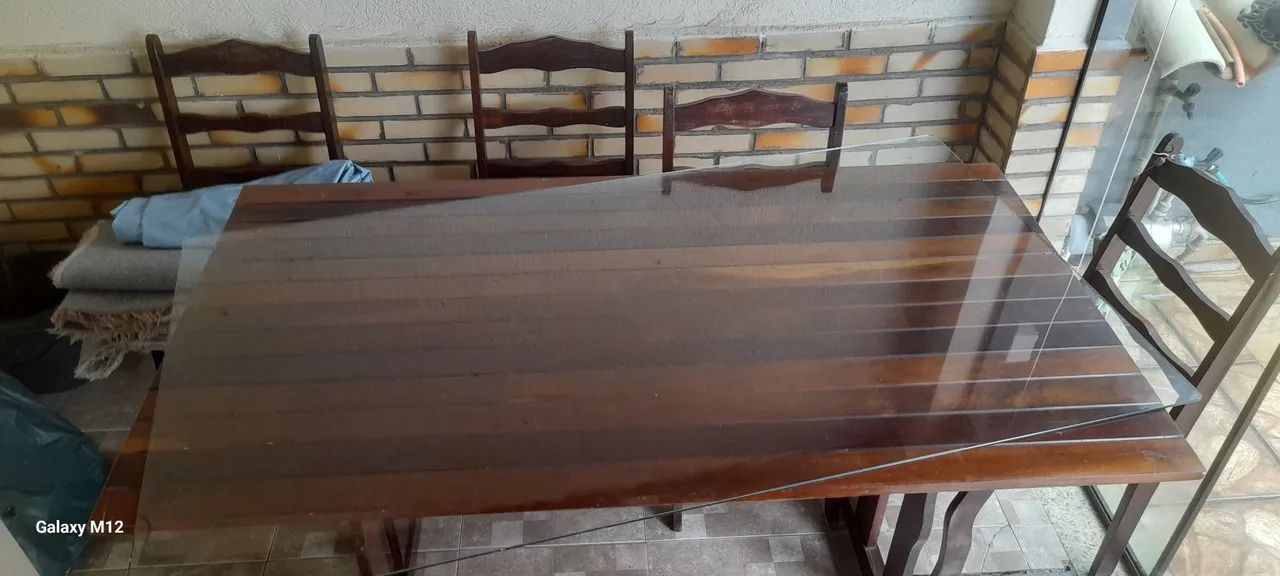 Mesa de madeira maciça Retangular de 6 lugares. - Foto 5