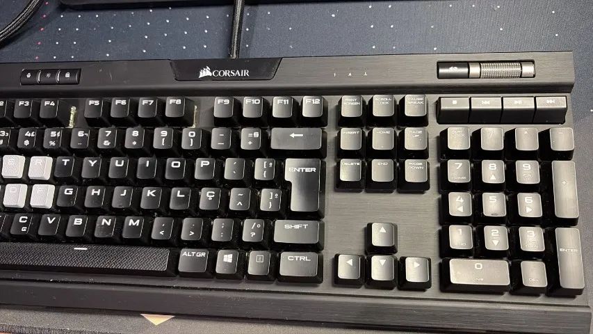 Teclado RGB Corsair K70 MK2 Low Profile