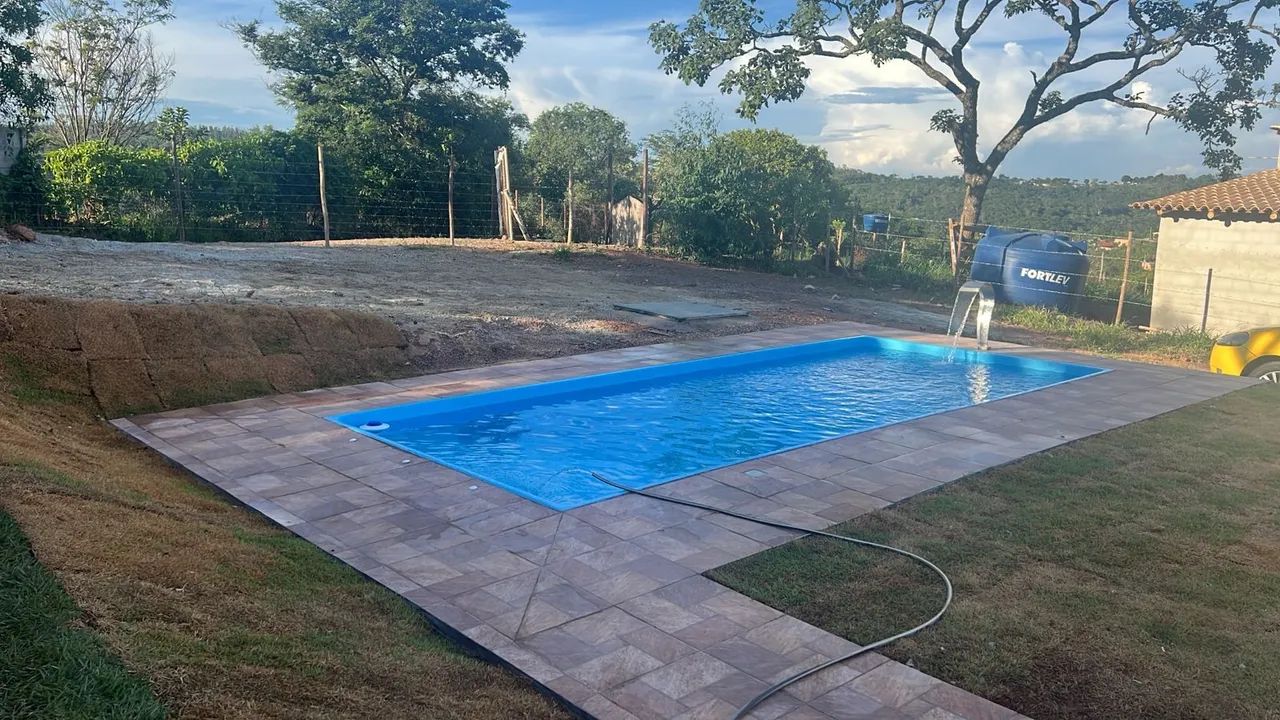Sítio com piscina 