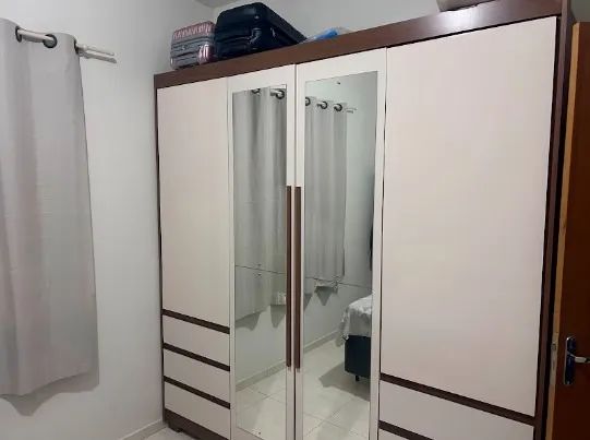Roupeiro Casal com 6 portas lindo