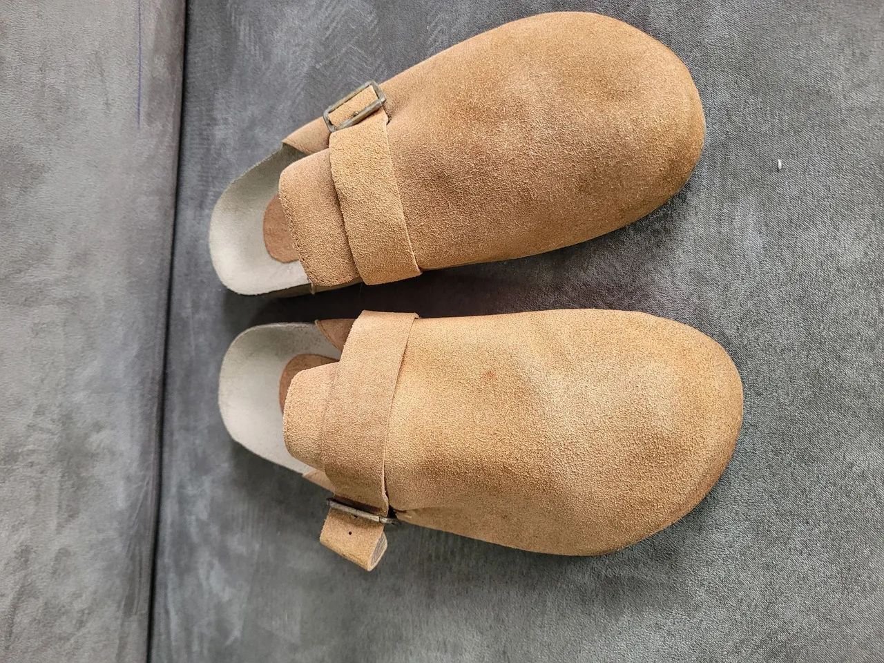 Chinelo de camurça marca Viko 42 - Foto 2