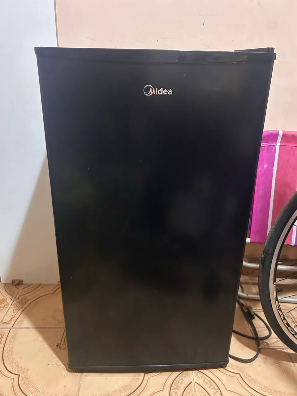 Frigobar Midea 124l preto 127V - Foto 3