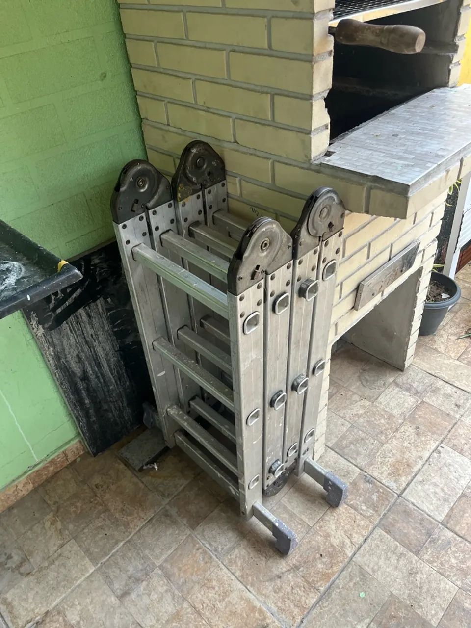 Escada articulada 