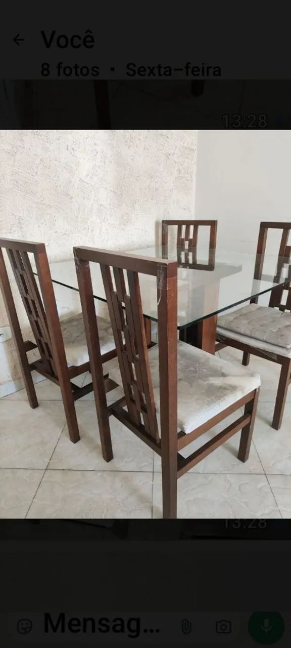 Conjunto mesa com quatro cadeiras