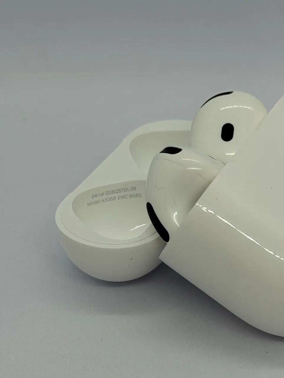 AirPods 4 Apple Original A3050/A3053 - Pouquíssimo Usado - Fones