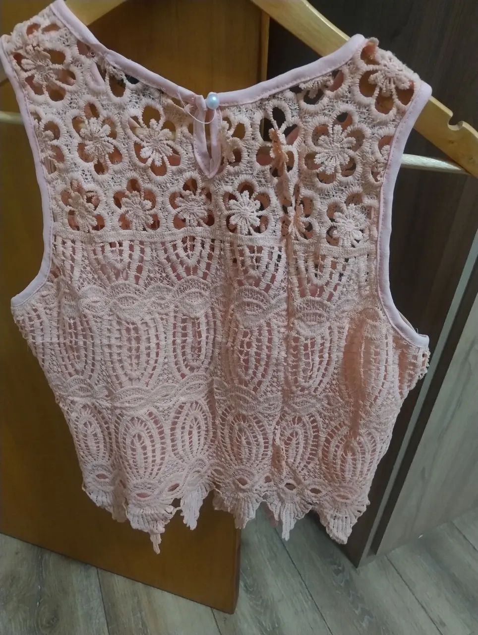 Blusa de renda com forro. - Foto 2