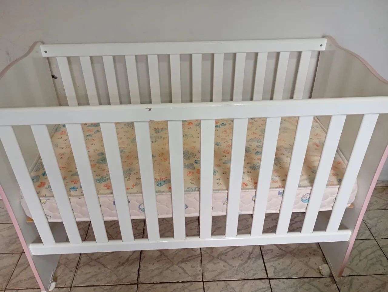 Berço menina com colchão impermeável  - Foto 2