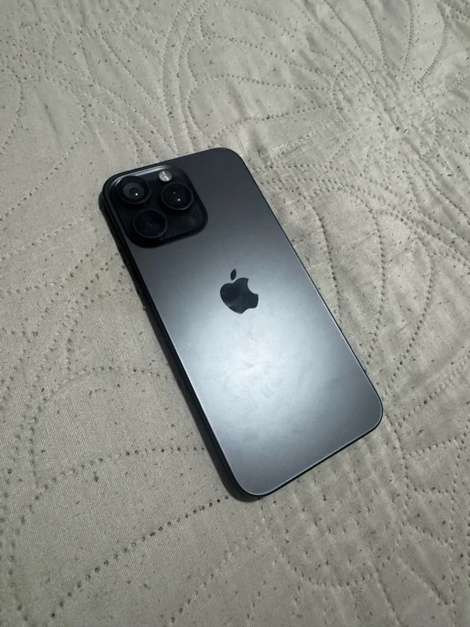 IPHONE 15 PRO MAX (detalhe)
