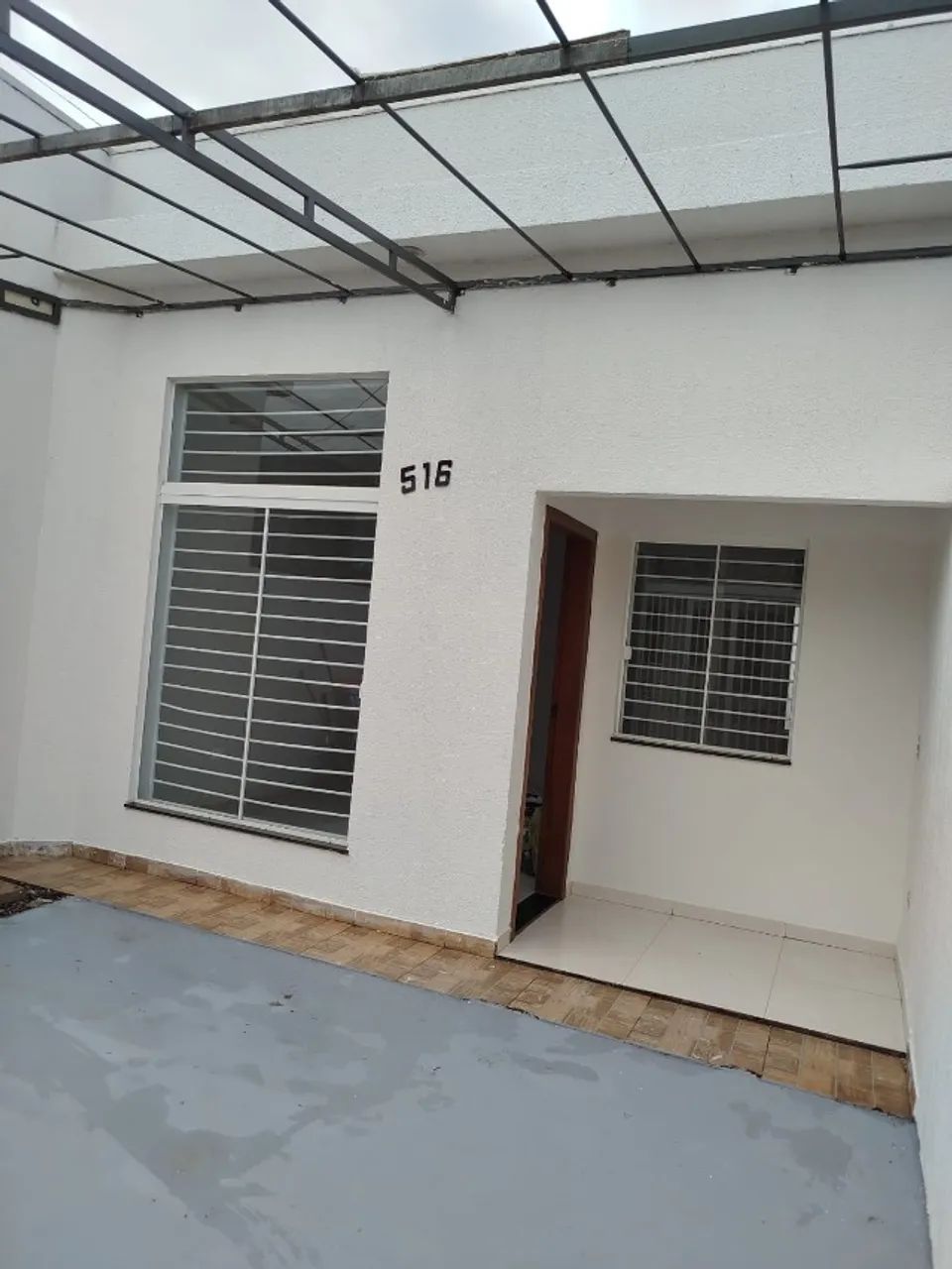 VENDE-SE CASA NO ESMERALDA