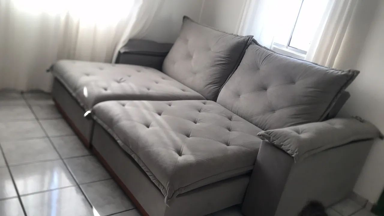 Sofá impermeável semi novo