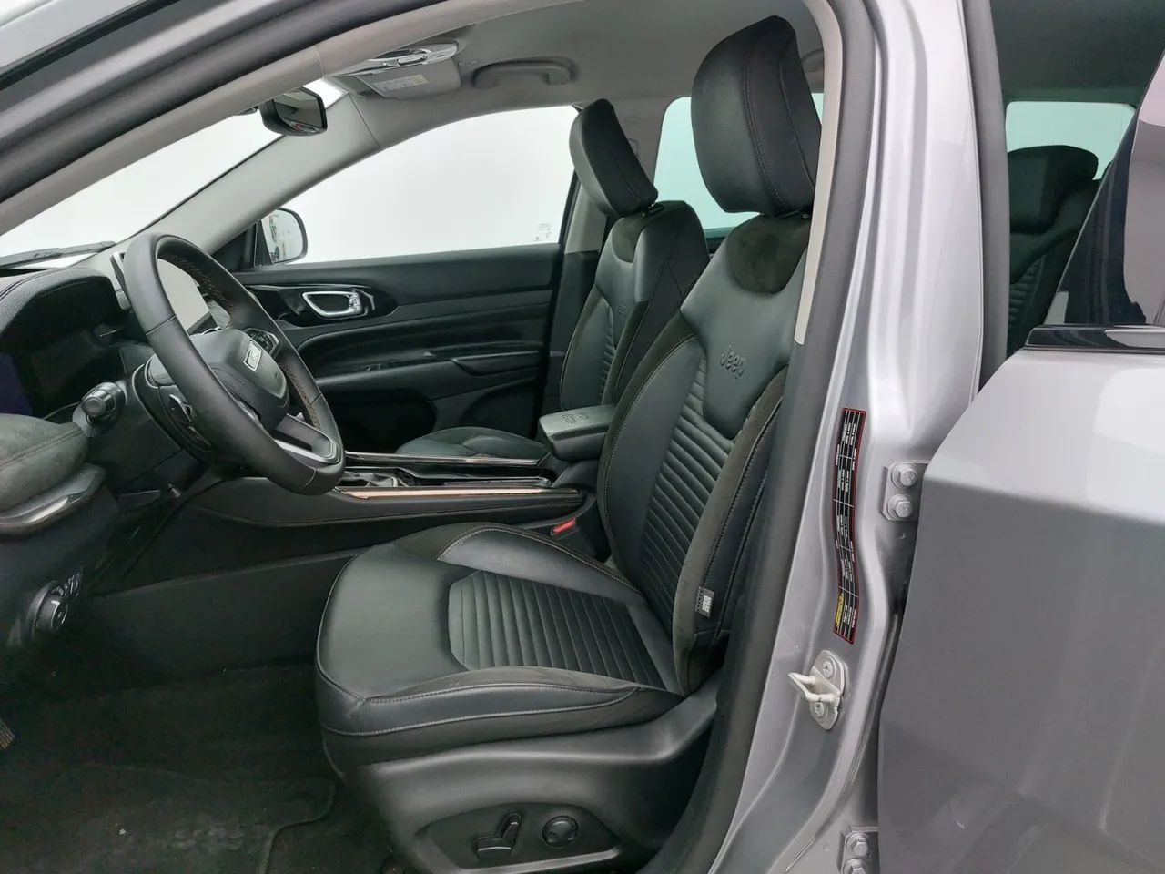 Jeep Compass LIMITED T270 1.3 TB 4x2 Flex Aut, foto 16 de 18