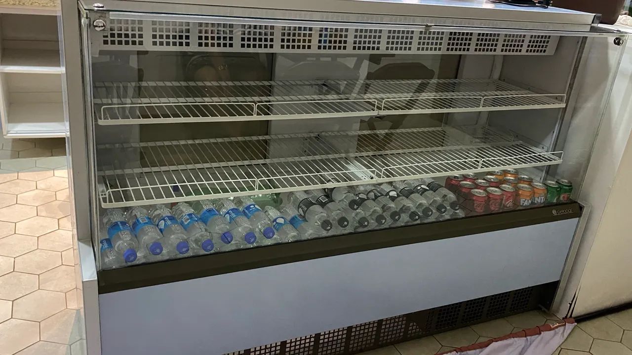 VENDE-SE VITRINE REFRIGERADA 