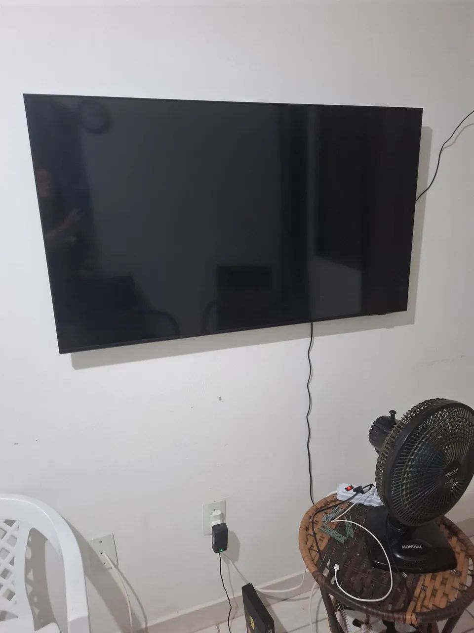 Tv Samsung 50 polegadas cristal estou vendendo pois estamos indo viajar por 1800 reais 
