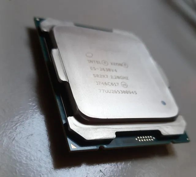 Processador Intel Xeon E5-2630 v4 (10 Núcleos / 20 Threads) - Foto 2