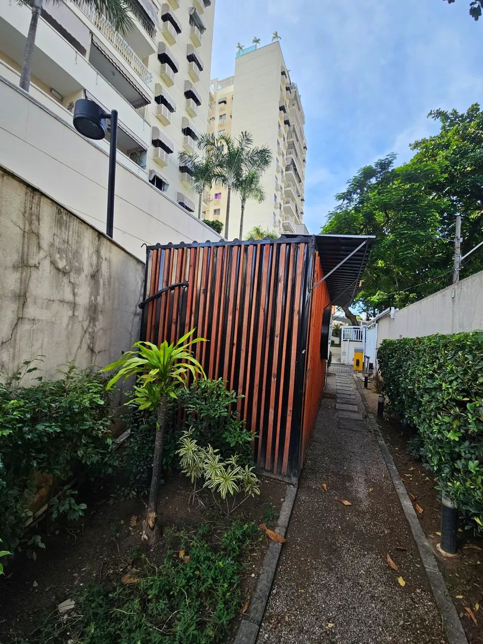 Container 6m com rebaixamento gesso e porta vidro - Foto 3