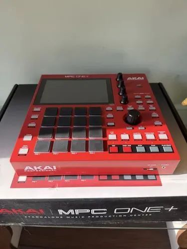 Akai mpc one +