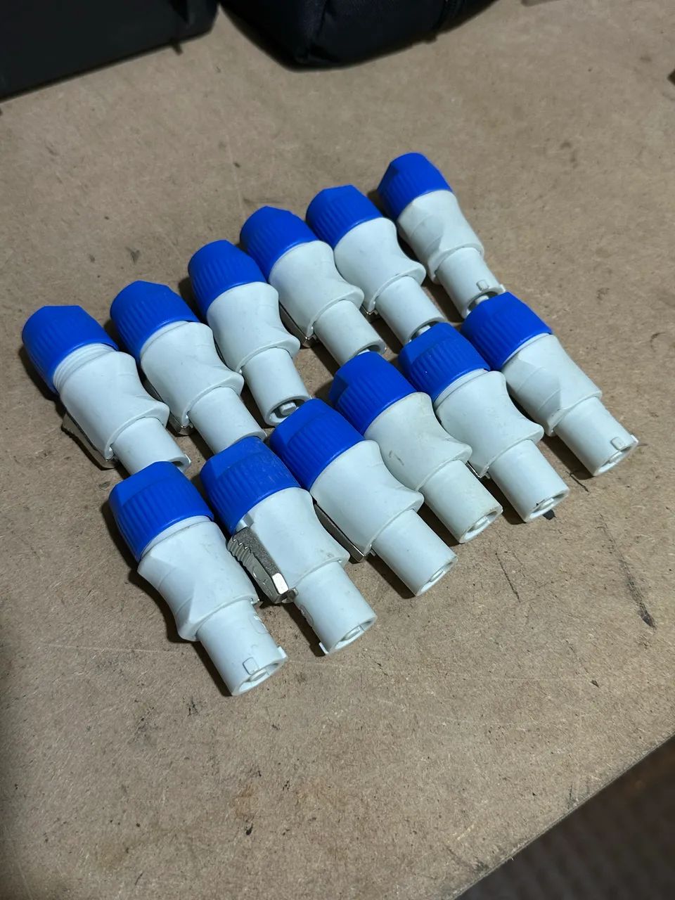 Kit 10 Plug Speakon Powercon Power In 3 Polos 20a Branco e azul 