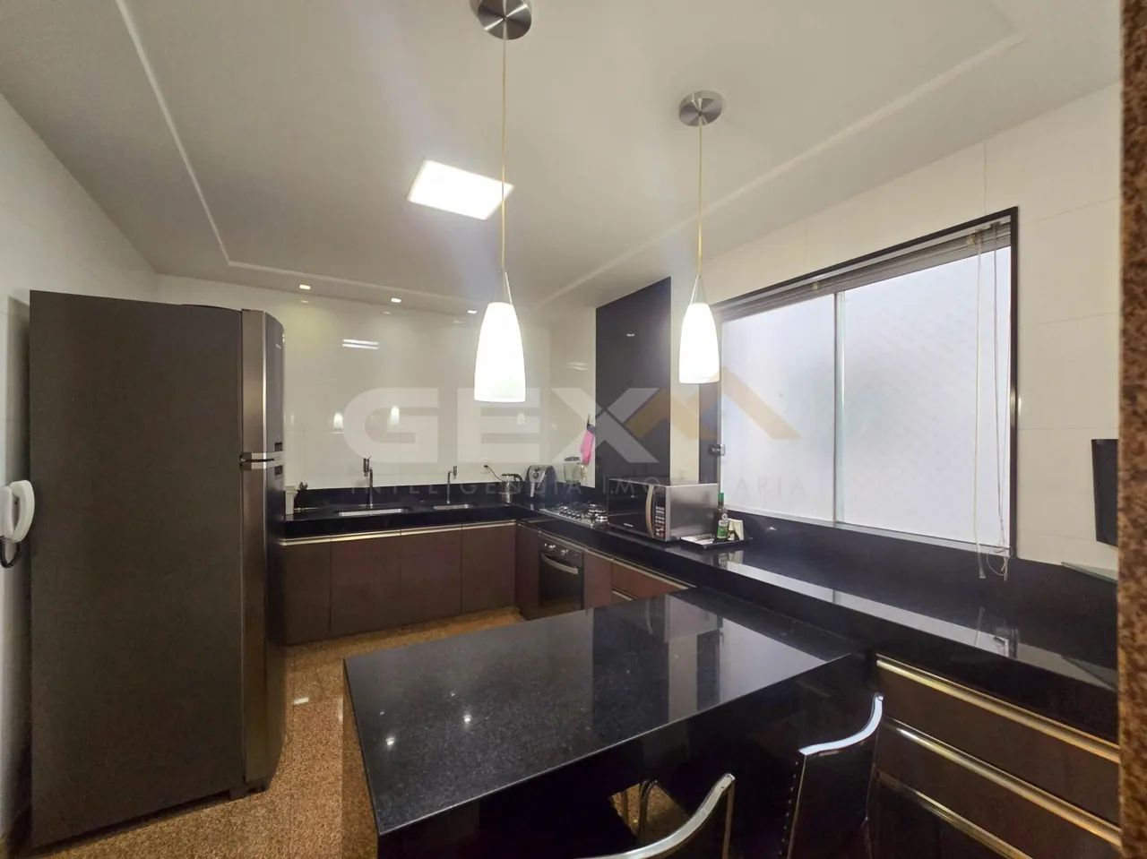 Cobertura à venda no Centro, 4 quartos, 2 suítes e 2 vagas. - Foto 4