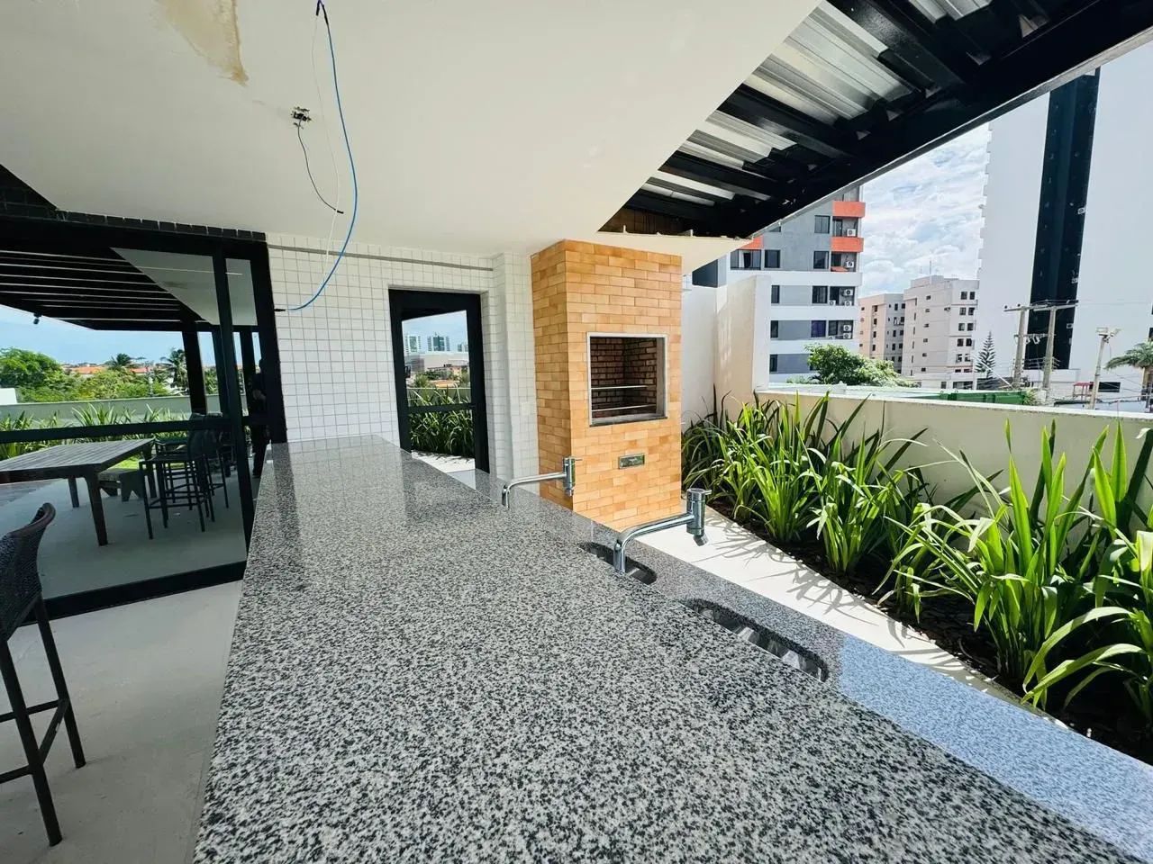 Apartamento de 105 m² na Cocó, com 3 suítes e 2 vagas. - Foto 3