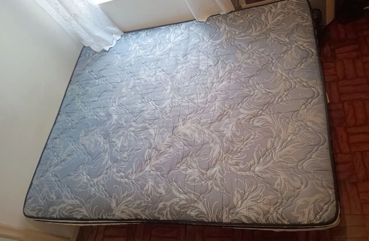 Cama box casal + colchão queen size em bom estado. - Foto 2